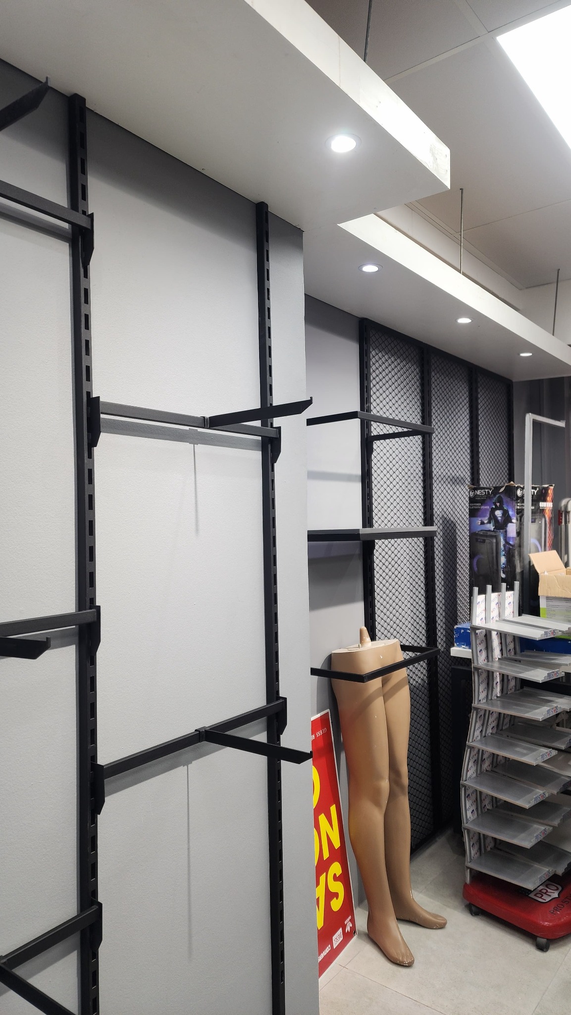 Custom steel retail display system