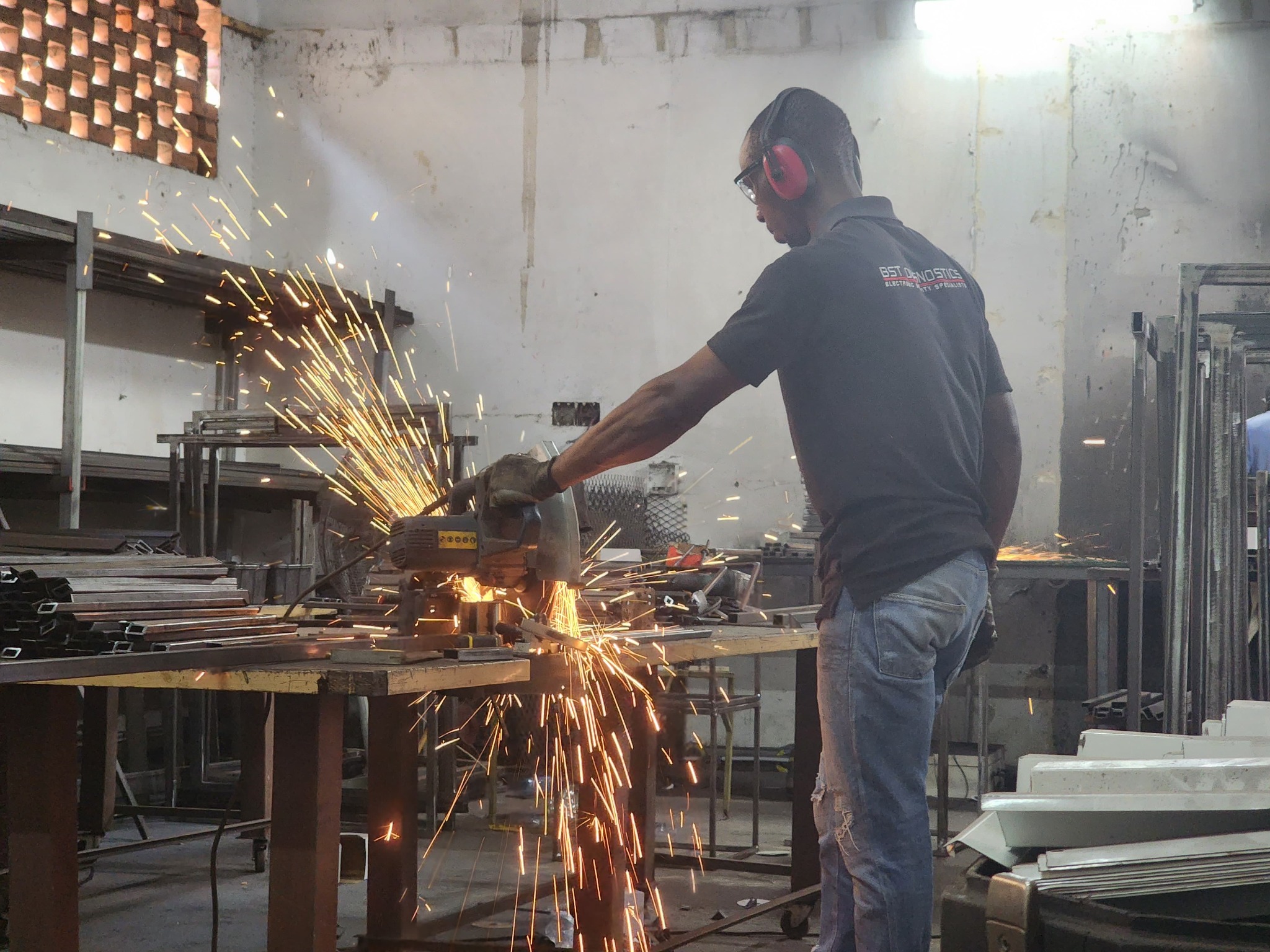 US Turnkey fabrication and metalwork in the workshop